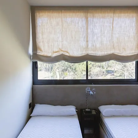 The Golf With Balcony Apartment