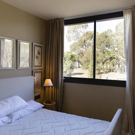 The Golf With Balcony Apartment *